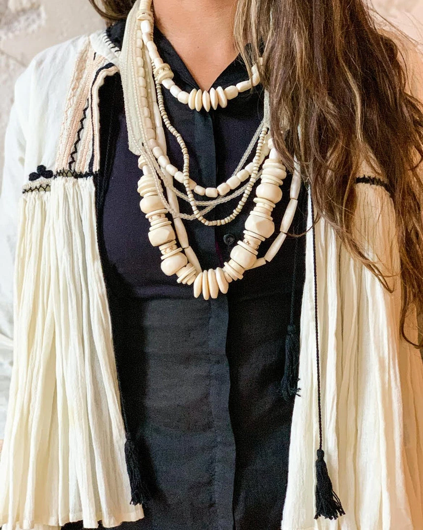 Twine + Twig Neck Party | White B+W Collection 2 Twine + Twig Neck Party | White B+W Collection