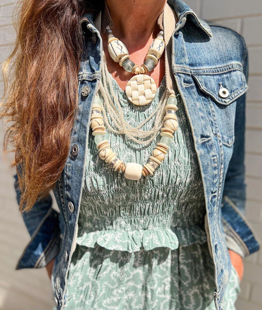 Twine + Twig Mid Classic Necklace | B + W B+W Collection 4 Twine + Twig Mid Classic Necklace | B + W B+W Collection