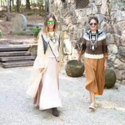 Twine & Twig Rocio G Cowrie Vest | Black Apparel