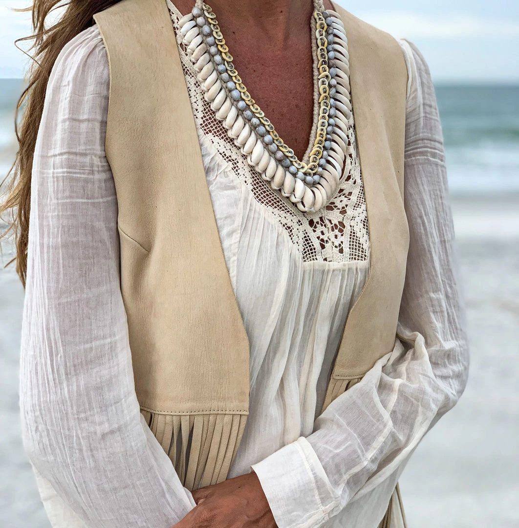 Twine + Twig Cowrie Collar Necklace | Edition 18 2 Twine + Twig Cowrie Collar Necklace | Edition 18