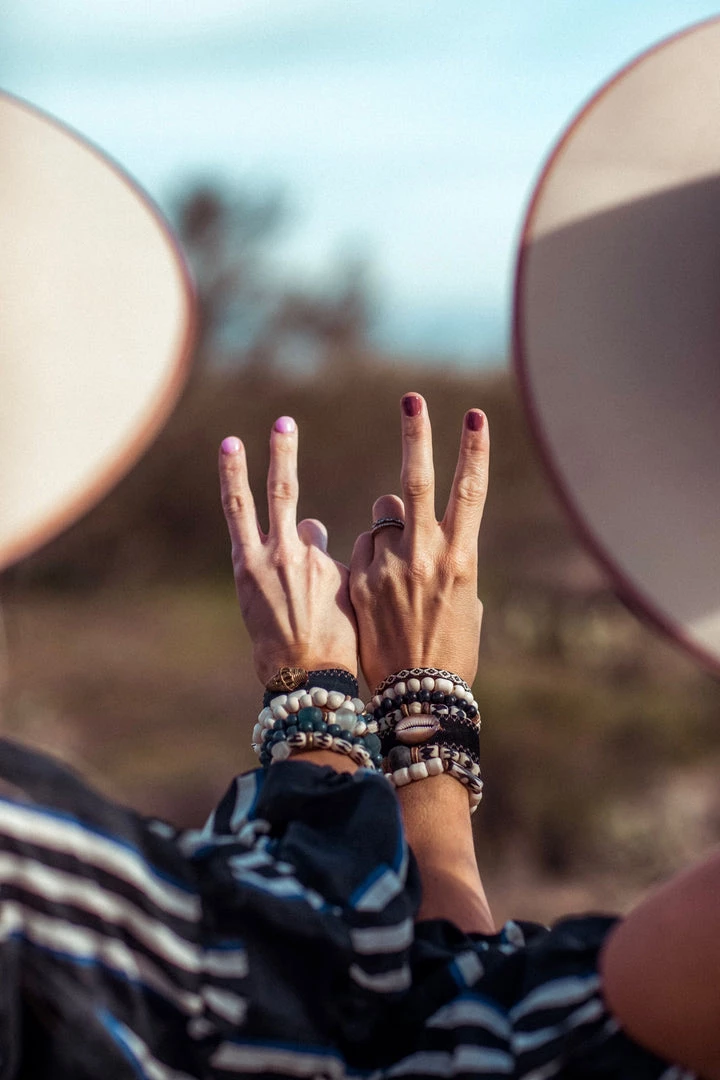 Twine + Twig Arm Party | B+W 5 Twine + Twig Arm Party | B+W