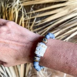 Twine + Twig Cowrie Collection Single Stack Bracelet | Gray Tribal
